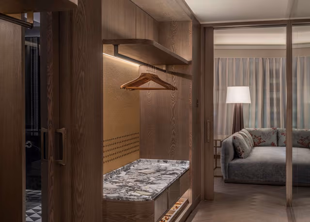 KING DELUXE SUITE
