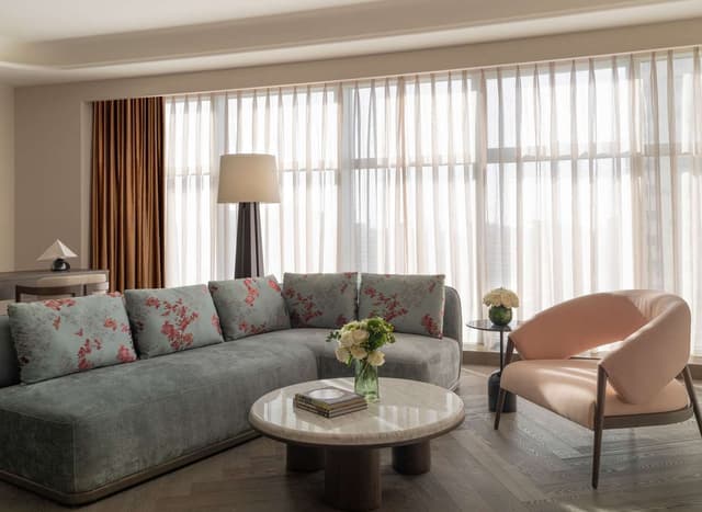 KING DELUXE SUITE