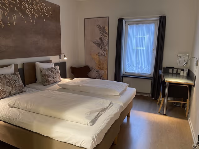 Standard Double Room, 2 Twin Beds, Non Smoking Pet Friendly
