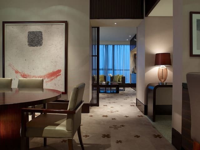 Club Suite, 1 King Bed, City View