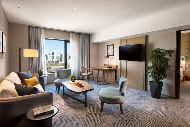 KING DELUXE SUITE