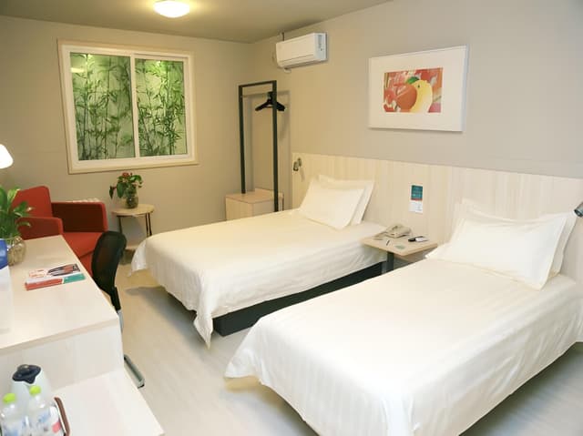 Standard Room C (Without window)