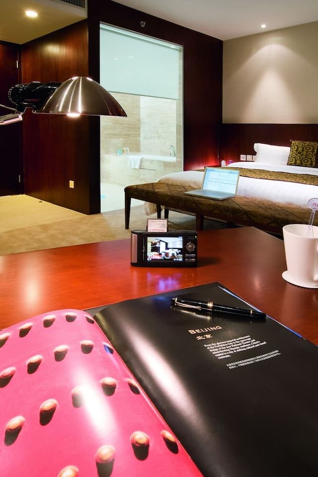 Superior Room, 1 King Bed