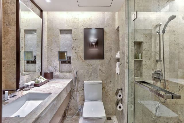 KING SUPERIOR ROOM