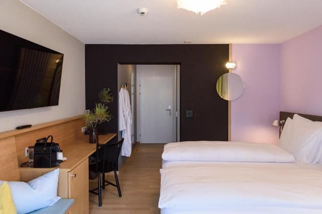 Double Room Business