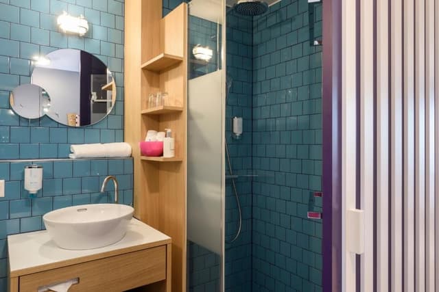Double Room Business