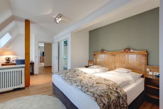 Junior Suite, 1 King Bed, Kitchen