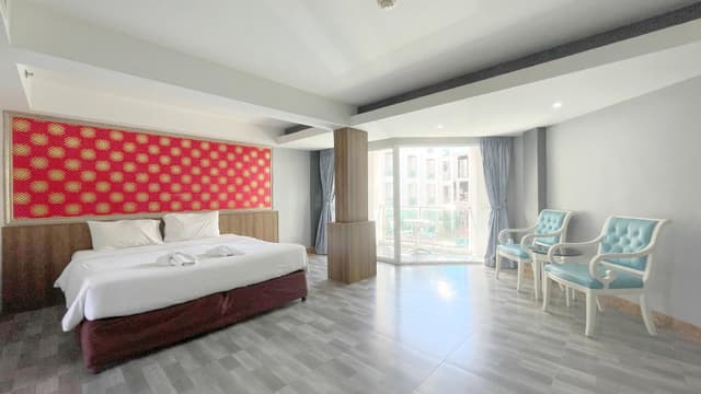 Premier King Suite