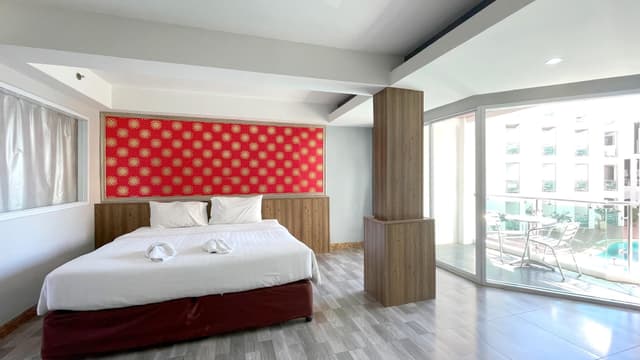 Premier King Suite
