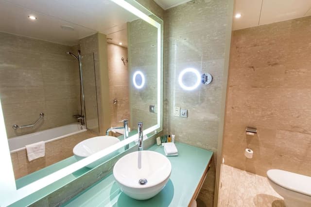 KING EXECUTIVE SEA VIEW
