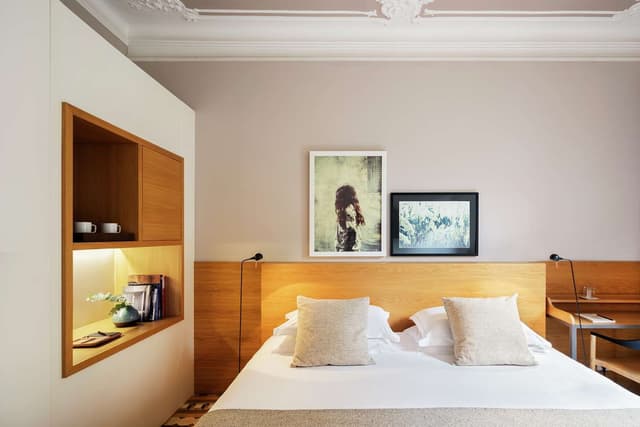 KING COLLECTION ROOM