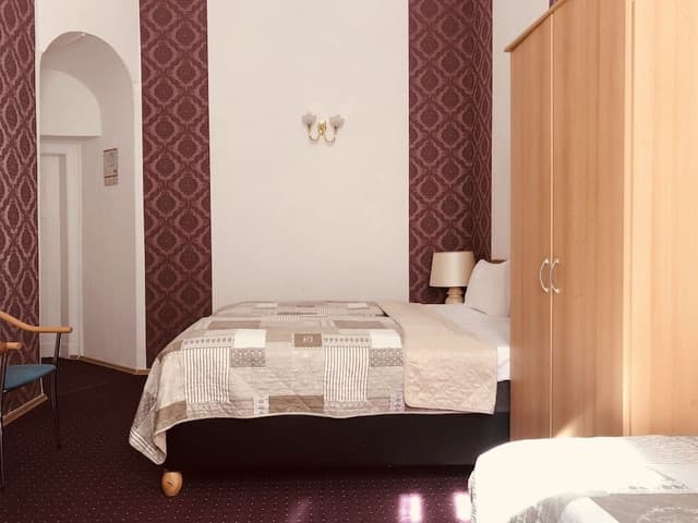 Basic Double room with Shared Toilet