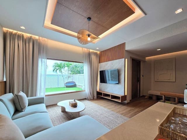 Family Beachfront Pool Villa
