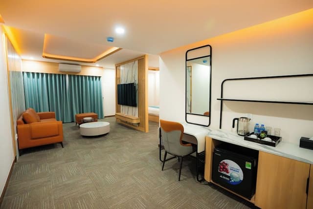 Suite, 1 King Bed