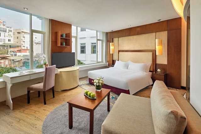 Studio, 1 King Bed (City View)