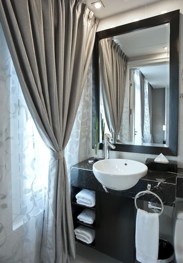 Premium Room, 1 King Bed, Balcony, City View
