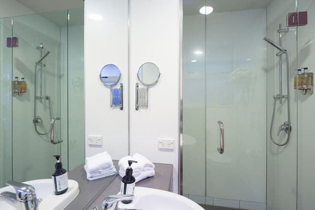 Apartment, 3 Bedrooms, Balcony, Lake View