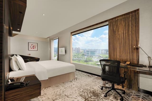 Suite, 1 King Bed (with Dining Area)