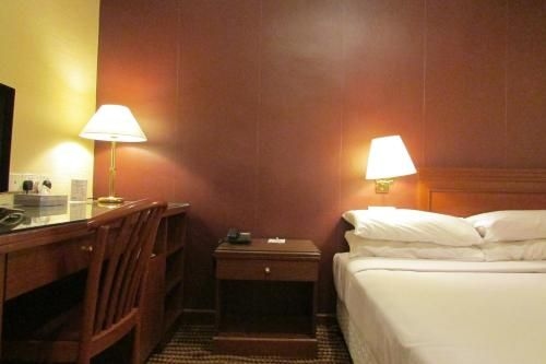 โรงแรมอ๊อกซ์ฟอร์ด (Oxford Hotel)1