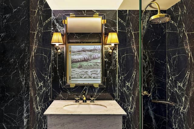 Royal Suite, Multiple Beds