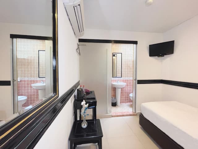 Deluxe Single Room