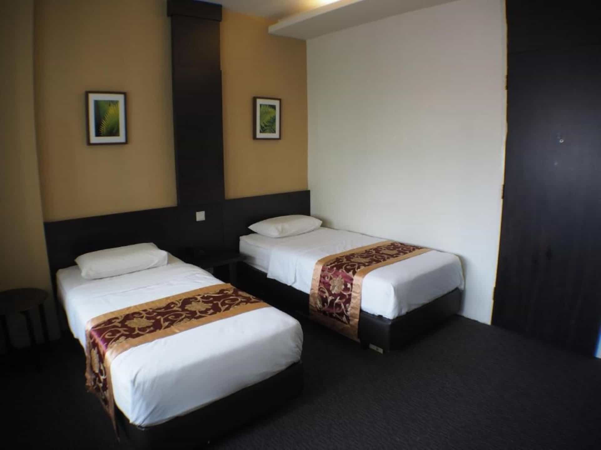 L Hotel @ Broadway L Hotel @ Broadway