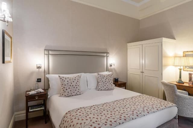Classic Double Room