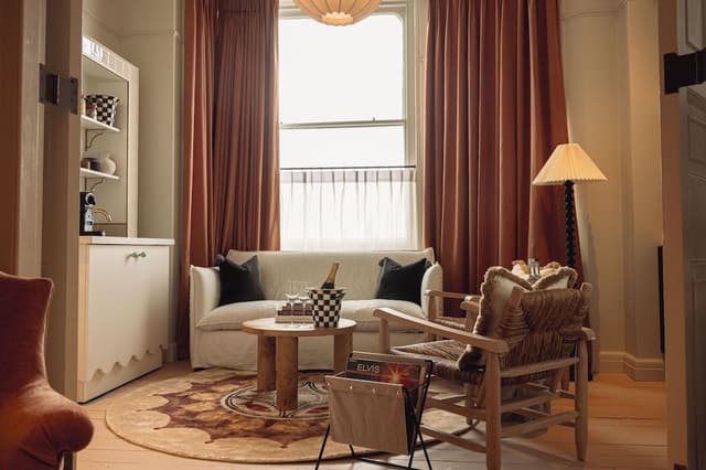 Hideout Suite