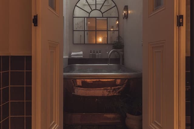 Hideout Suite