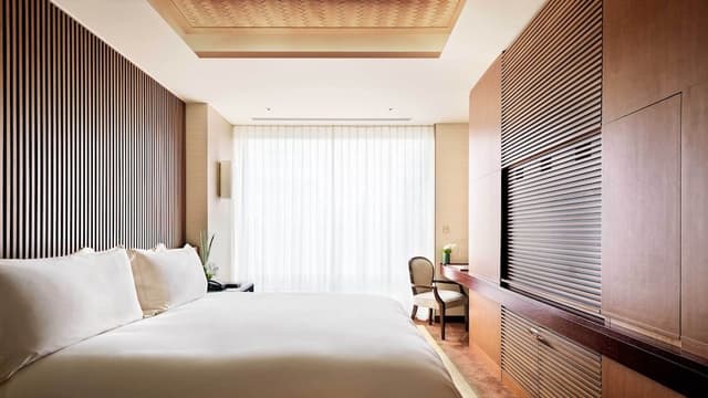 Deluxe Suite, 1 King Bed