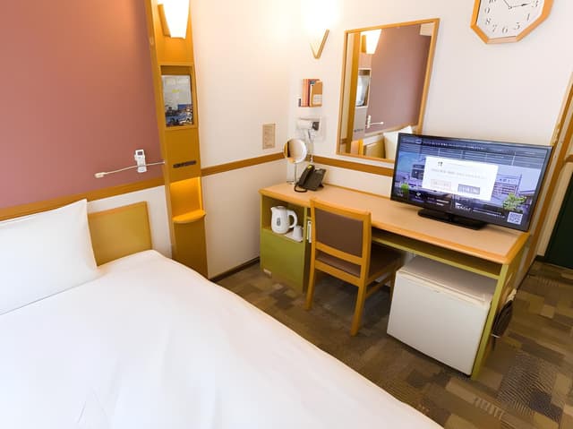 Basic Single Room, Smoking