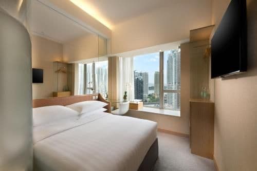 Fantastic 4 Business - Executive Queen or Twin Room