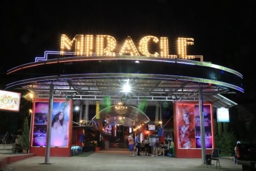 โรงแรมเมอร์เคียว เชียงใหม่ (Mercure Chiang Mai Hotel)3