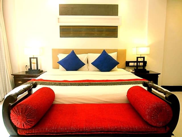 Deluxe King Ground Floor