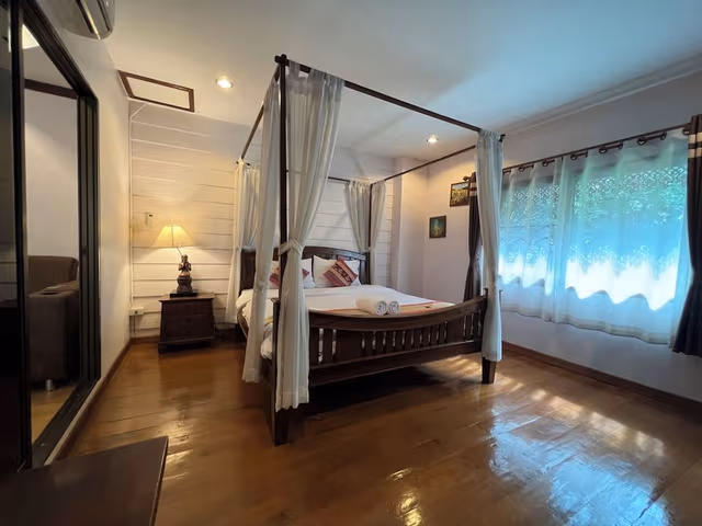 Large Double Room