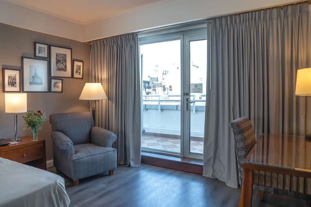 1 KING BED- BALCONY