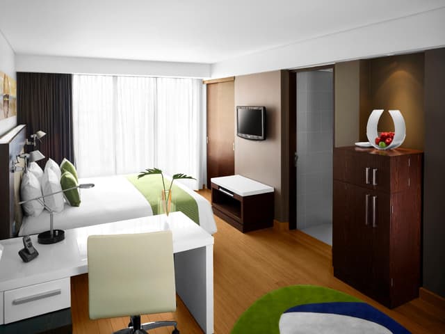 Deluxe Corner Room