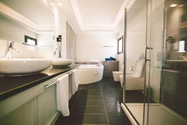 BEACHFRONT SUITE