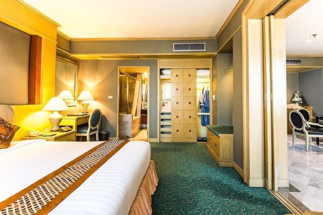 Superior Suite