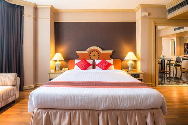 Deluxe Suite