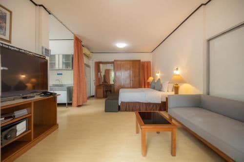 Garden View Cottage with King Bed - Non-Pet Friendly