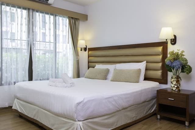 Deluxe Pool Access - 1 Bedroom