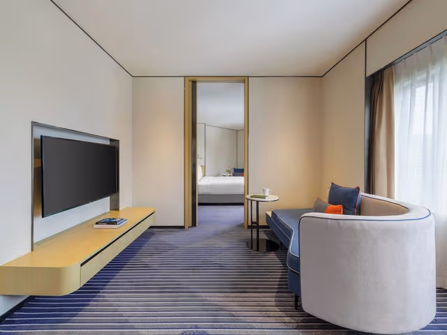 Junior Suite, 1 King Bed, Smoking, Kitchenette (Lumpini View)