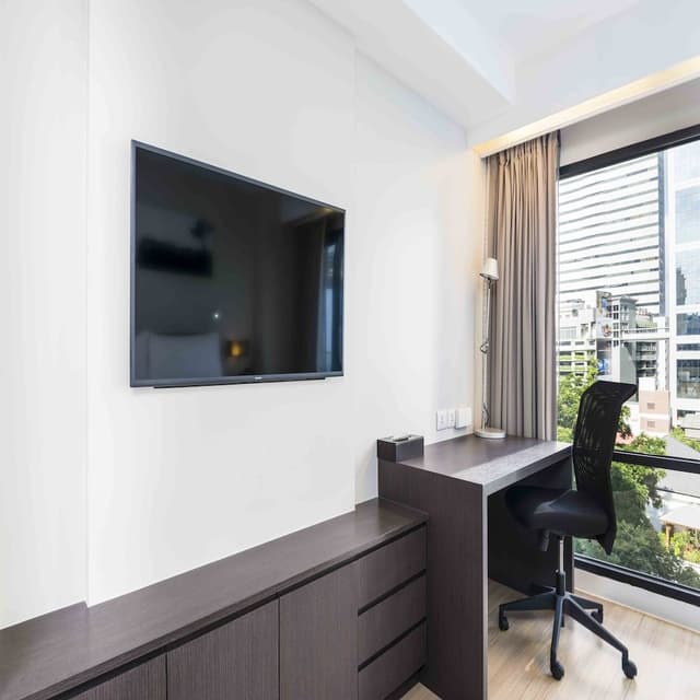 Studio Deluxe Room King Bed