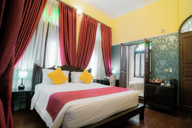 Deluxe Room, 1 King Bed