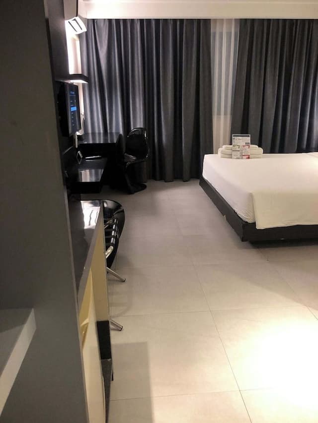 Superior Room with 1 King Bed