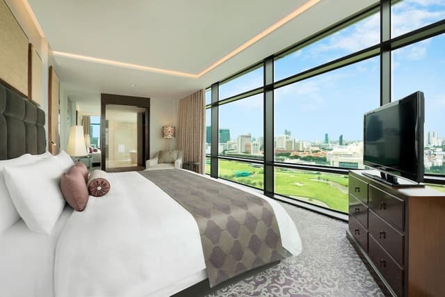 Caroline Astor Suite, 1 King Bed, Golf Course View