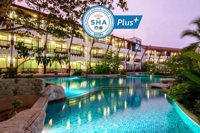 Premier Room, Pool Access