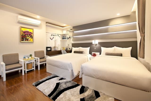 Family Room, Balcony