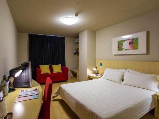WH - Deluxe Bed Room